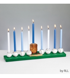 MENORAH BASEBALL EN RÉSINE PEINTE À LA MAIN